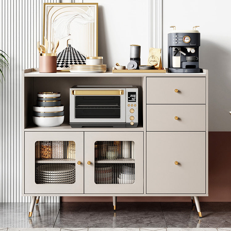 Credenza a scaffalatura regolabile in legno ingegnerizzato glam con top in pietra per soggiorno