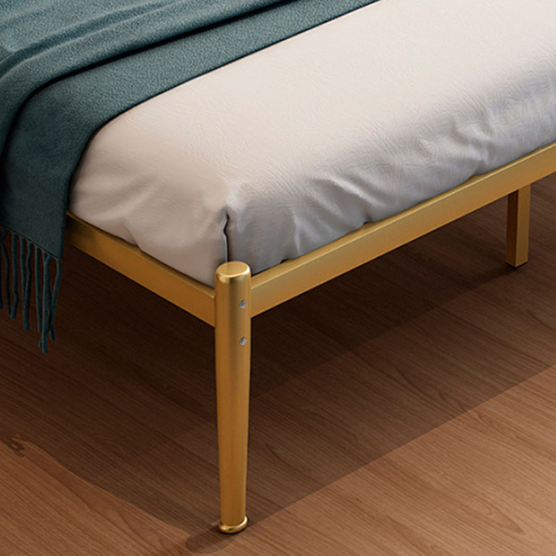 Lit Glam Golden Frame avec pattes en métal et tête de lit rembourrée