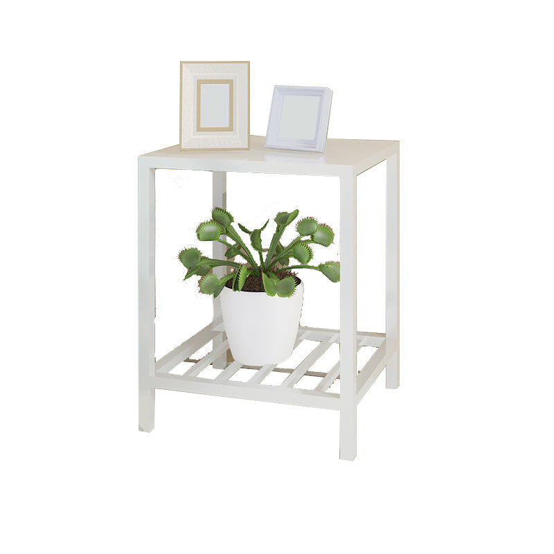 Tavolo da notte in metallo a un comodino da tavolo di accento inferiore con gambe