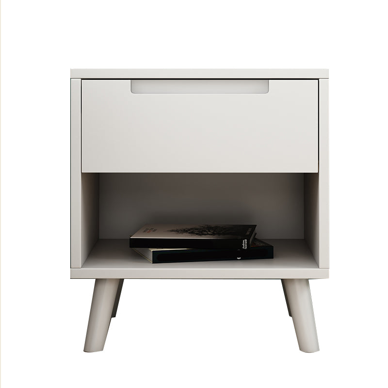 Zeitgenössische massive Holz Nachttischschubladen Betsttisch Beine enthalten