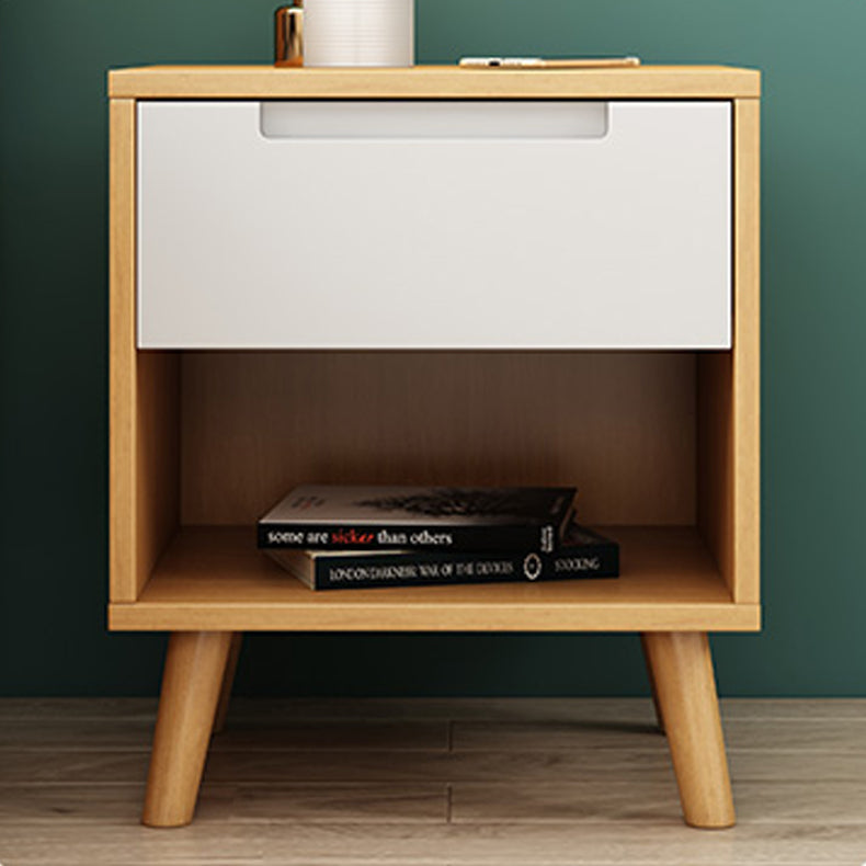 Zeitgenössische massive Holz Nachttischschubladen Betsttisch Beine enthalten