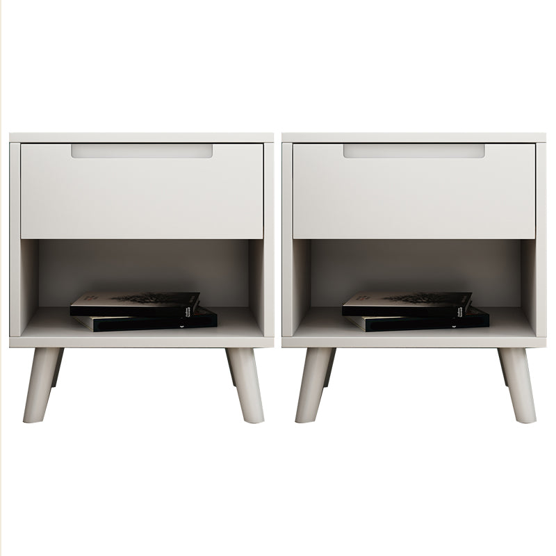 Zeitgenössische massive Holz Nachttischschubladen Betsttisch Beine enthalten