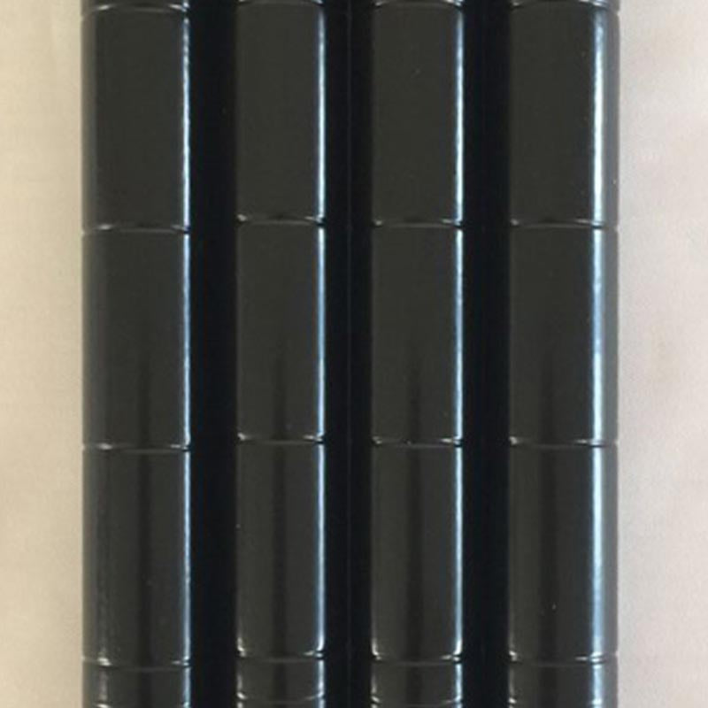 Placard de garde-robe en métal de style contemporain avec étagères réglables