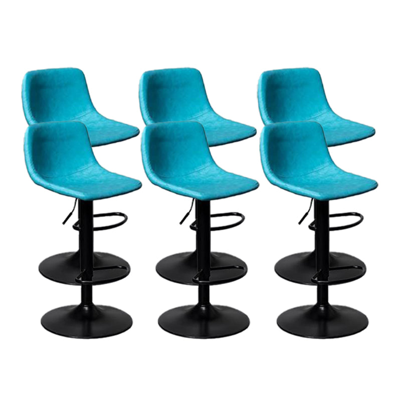 Scandinave Metal Barstool Adjustable Back Back Faux Tox Barstools en finition mate