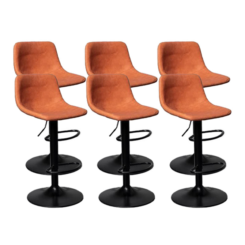 Scandinave Metal Barstool Adjustable Back Back Faux Tox Barstools en finition mate