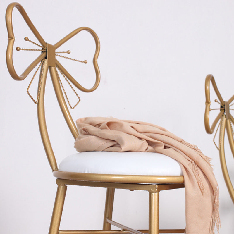 Binnen gestoffeerde barkrukken rond gouden basis Scandinavische tellerbarkruk