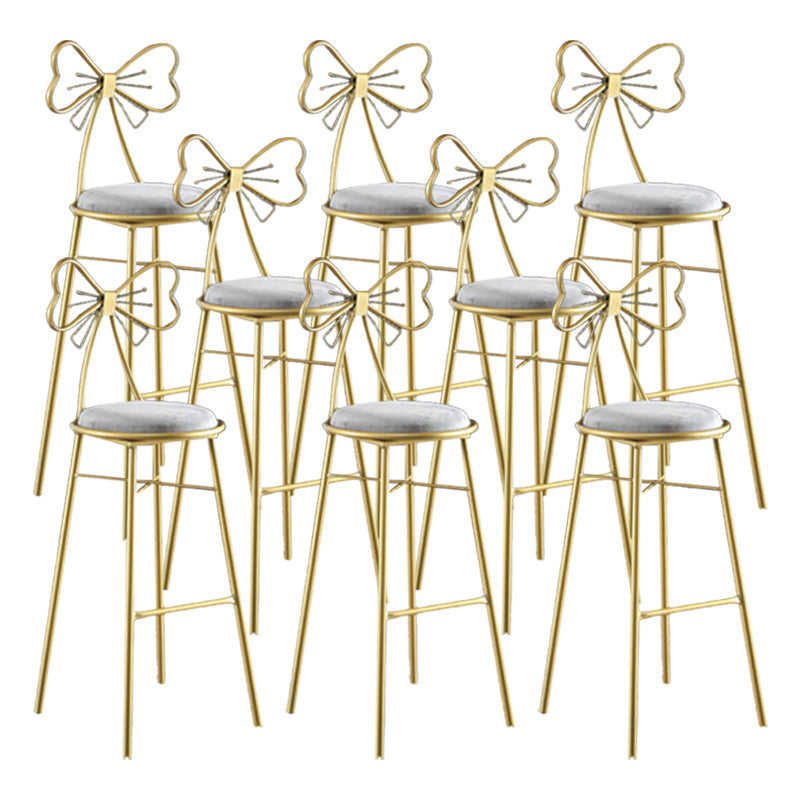 Binnen gestoffeerde barkrukken rond gouden basis Scandinavische tellerbarkruk