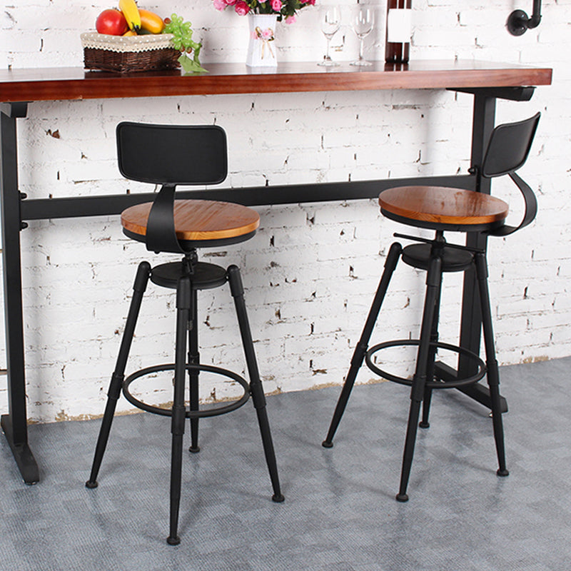 Taburete industrial de metal tapizado de piel sintética con acabado mate para interior