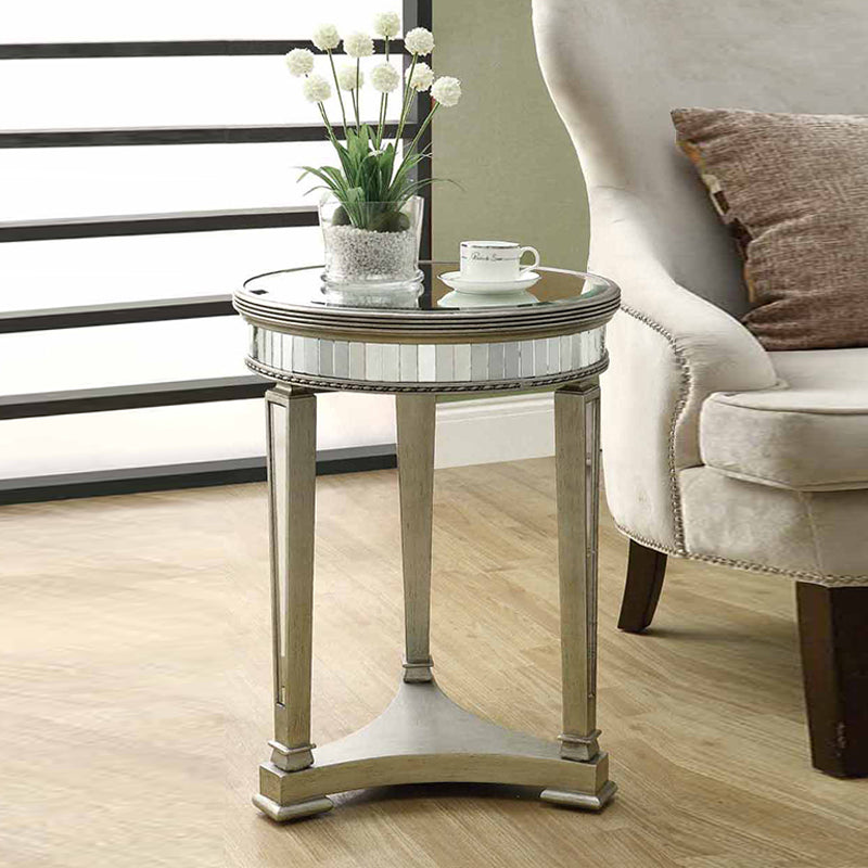 Mesa lateral superior de vidrio redondo de 23.6 "de altura Mada de 3 patas con estante