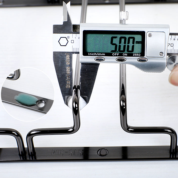 Contemporary Hanging Glass & Stemware Holder Stainless Steel Glass Rack in Black Clearhalo 'furn' 'furn_wine_racks' 'Furniture' 'Kitchen & Dining Furniture' 'Wine Racks' 'wine_racks' 5828378