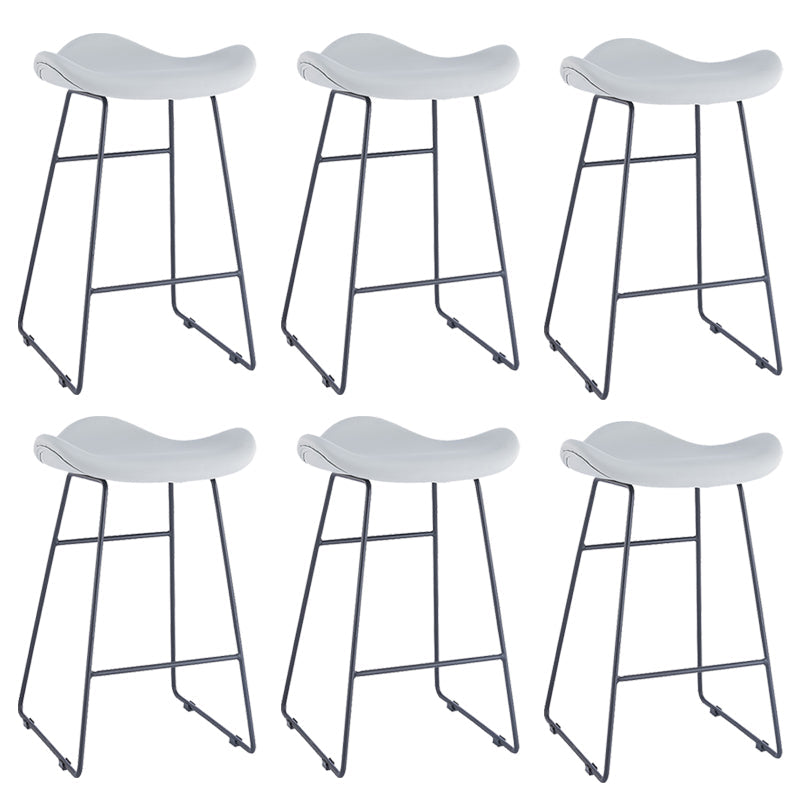 Sgabello da bar moderno in vetro in finto braccio con sgabello da banco in metallo