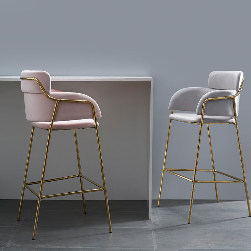 スカンジナビアのバケツシートバースツール生地の武装したバースツール4脚の脚