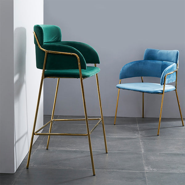 スカンジナビアのバケツシートバースツール生地の武装したバースツール4脚の脚