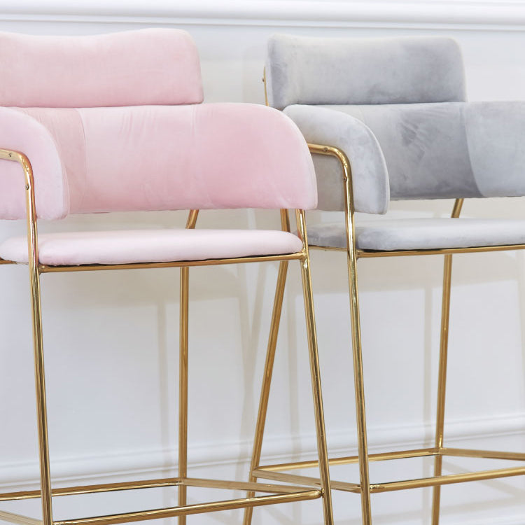 スカンジナビアのバケツシートバースツール生地の武装したバースツール4脚の脚