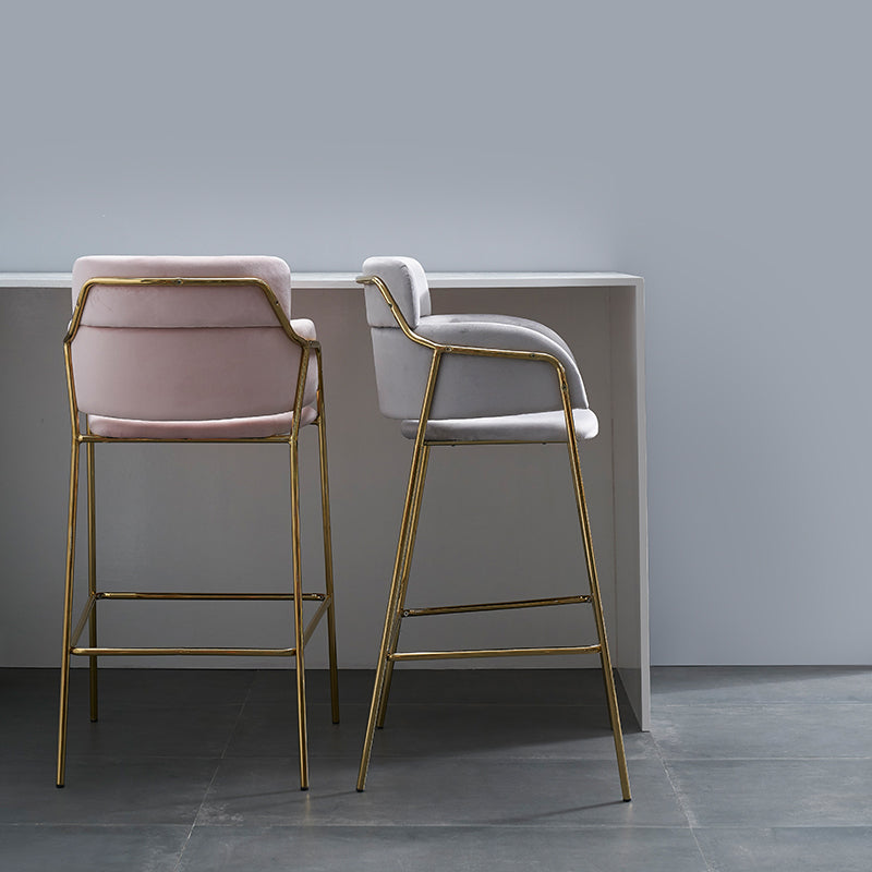 スカンジナビアのバケツシートバースツール生地の武装したバースツール4脚の脚