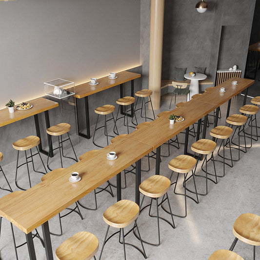 Tavolo da bistrot glam in legno in legno massiccio da vino da vino naturale interno