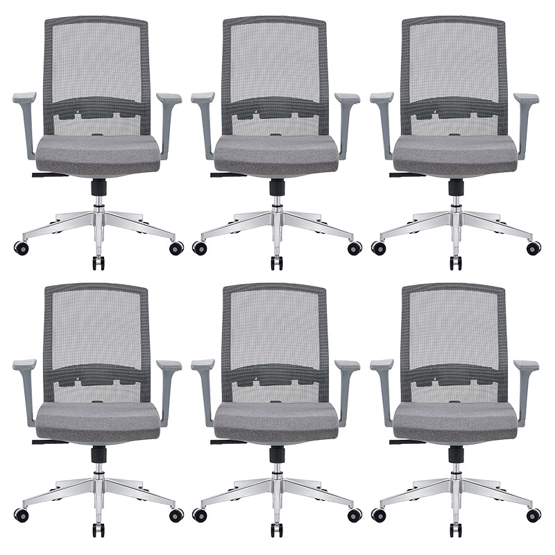 Silla de escritorio moderna con brazos fijos y ruedas Silla de oficina con respaldo medio