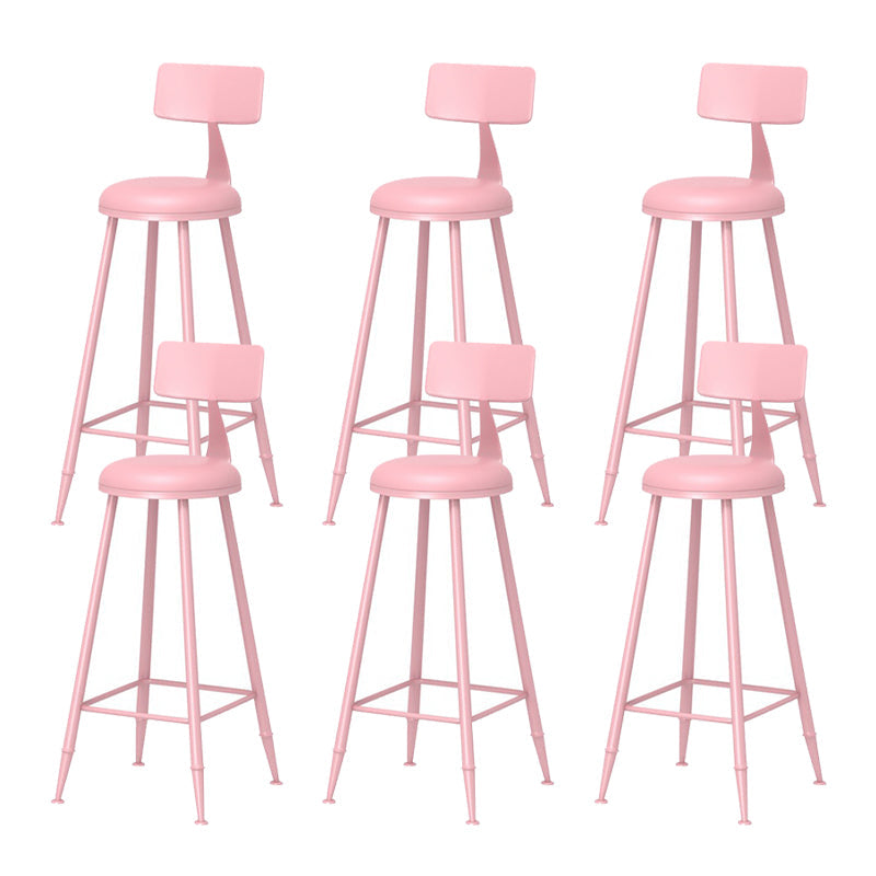 Contatore imbottito in tessuto da baramolo in metallo scandinavo in finitura opaca