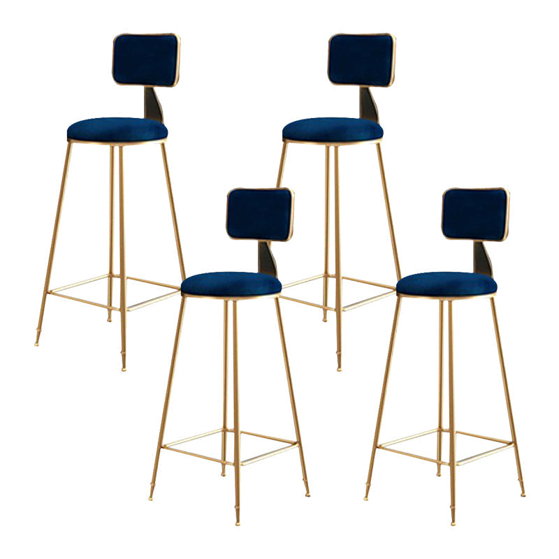 Sgabello imbottito in tessuto in metallo glam in metallo in finitura opaca per interno