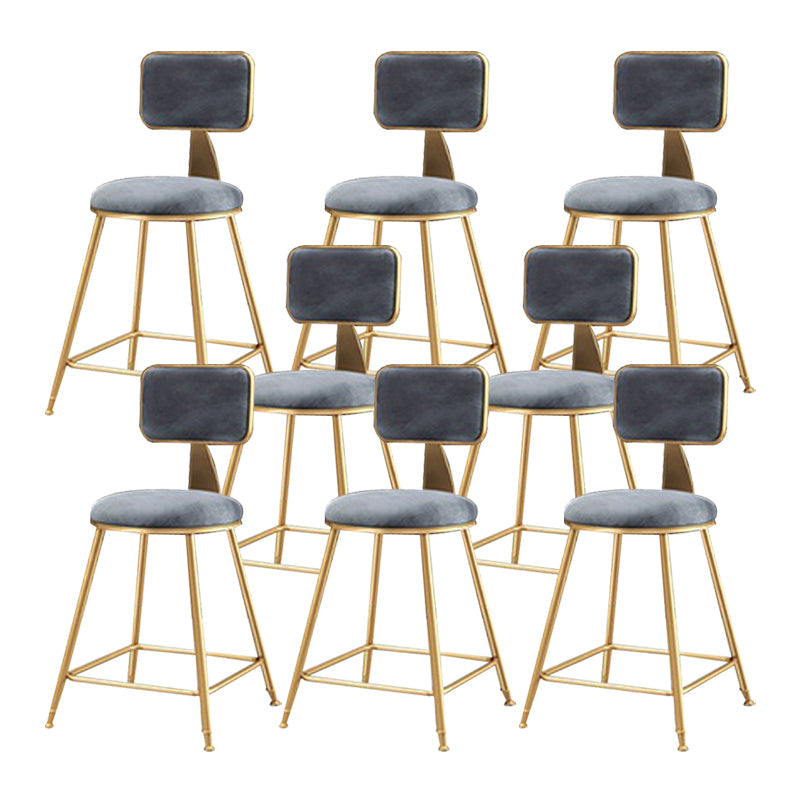 Sgabello imbottito in tessuto in metallo glam in metallo in finitura opaca per interno