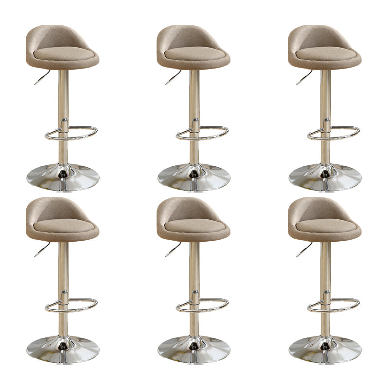 Skandinavischer Metallhocker Rundsitz gepolsterte Thekeschatzhocker