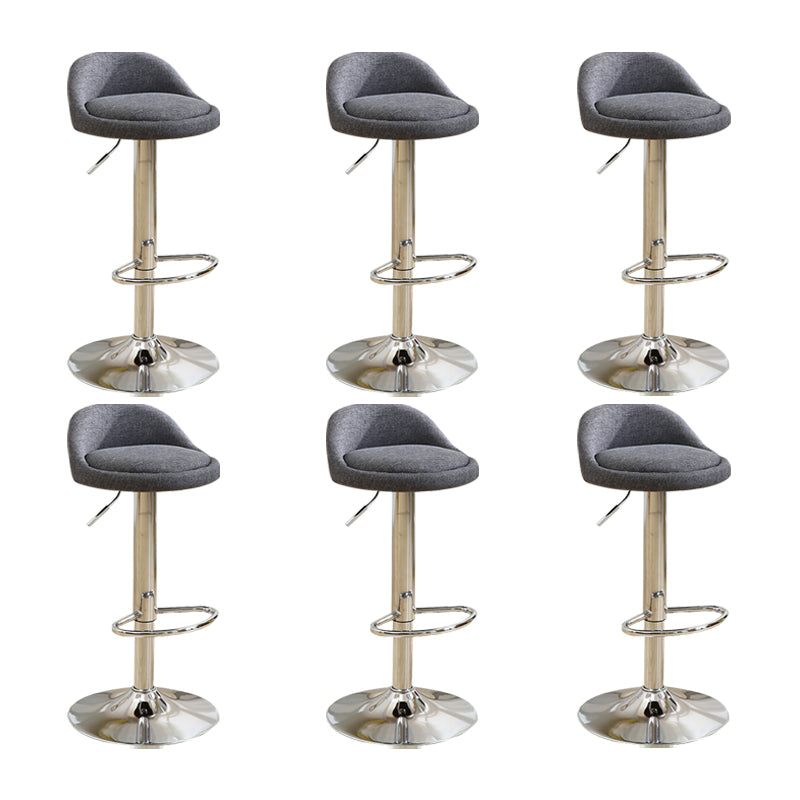 Skandinavischer Metallhocker Rundsitz gepolsterte Thekeschatzhocker