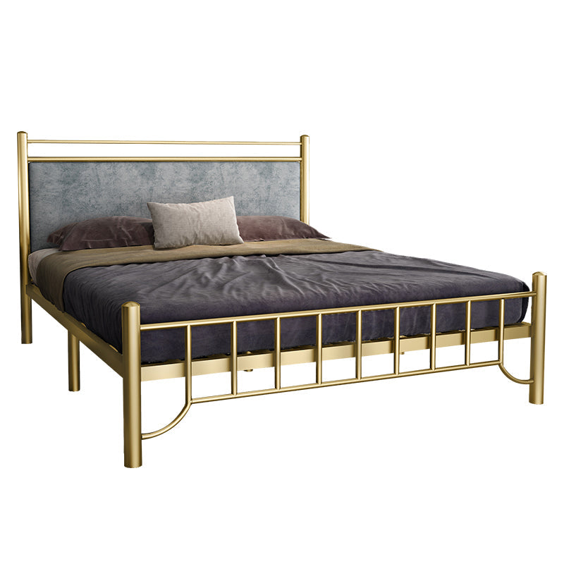 Cama de cabecera tapizada glamorosa con patas de metal en cama de marco abierto