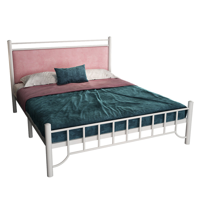 Cama de cabecera tapizada glamorosa con patas de metal en cama de marco abierto