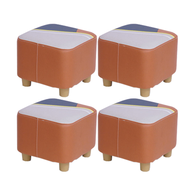 Zeitgenössischer Pouf Ottomane Stoff gepolstertes Flickwerk Massive Holzrahmen quadratische Ottomane