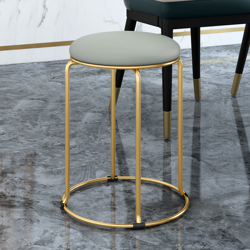 Standard Glam Velvet Ottoman Round Mildew Resistant Plain Ottoman Light Gray 1 Piece Clearhalo 'furn' 'furn_ottomans_poufs' 'Furniture' 'Living Room Furniture' 'Ottomans & Poufs' 'ottomans_poufs' 5851953