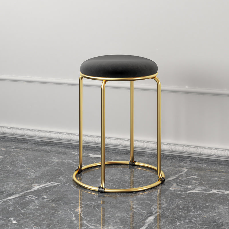 Glam Standard Ottoman Fade Resistant Velvet Mental Leg Solid Color Round Ottoman Black 1 Piece Clearhalo 'furn' 'furn_ottomans_poufs' 'Furniture' 'Living Room Furniture' 'Ottomans & Poufs' 'ottomans_poufs' 5852034