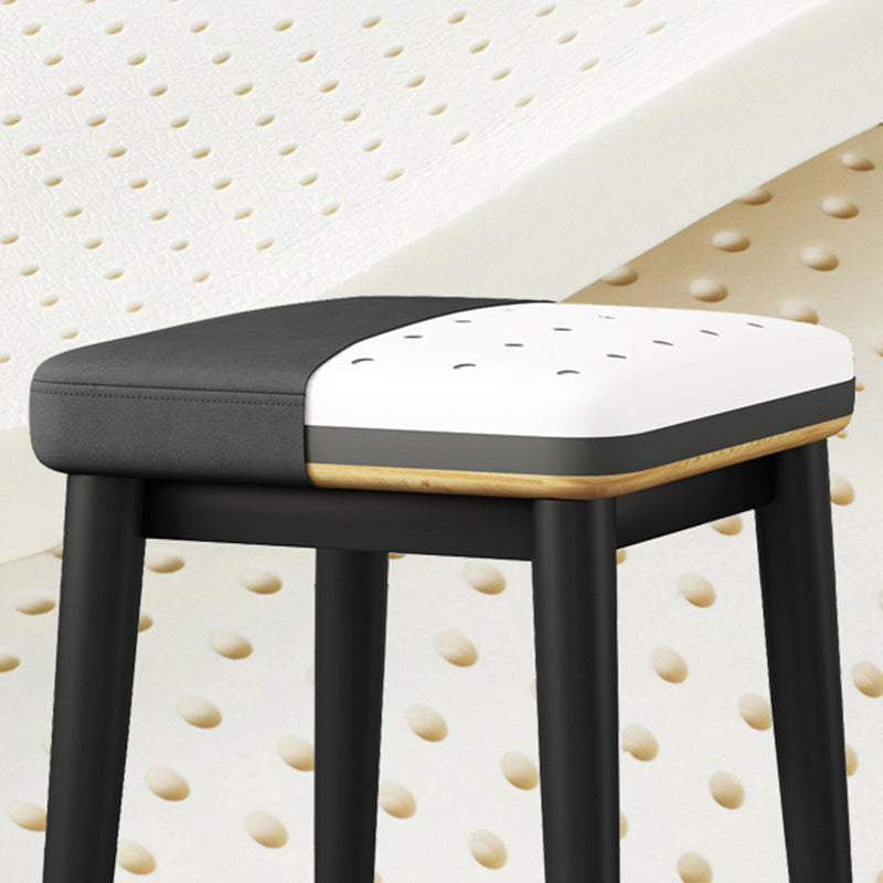 Elegante ottomano in finto ottomano a colori solidi resistenti a sgabello quadrato