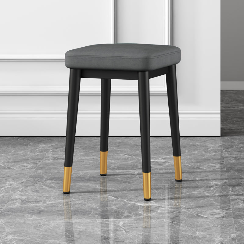 Elegante ottomano in finto ottomano a colori solidi resistenti a sgabello quadrato