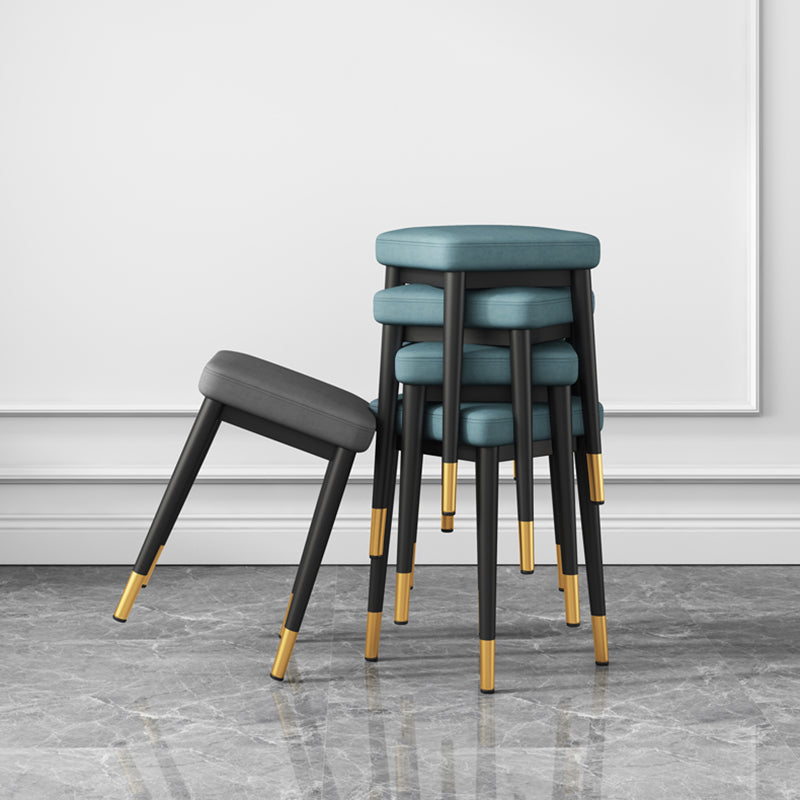 Elegante ottomano in finto ottomano a colori solidi resistenti a sgabello quadrato