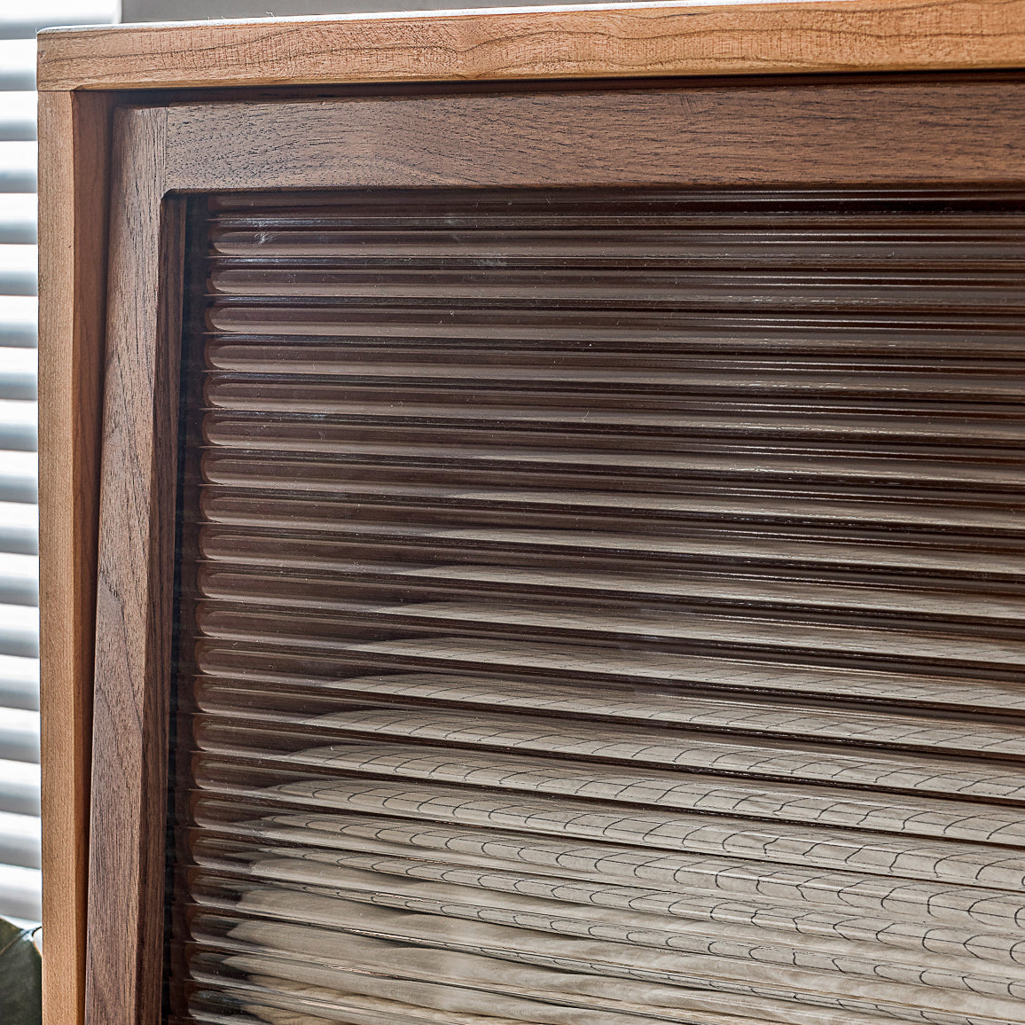 Glazen deur dennenhout dressoir moderne serverkast met opslag voor keuken