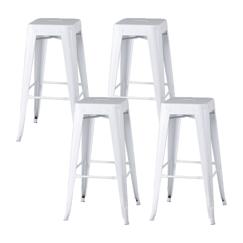 Industrial Metallhocker Metallentheke im matten Finish für Innenräume