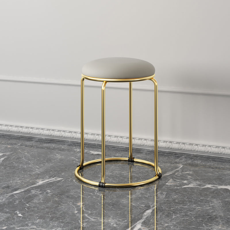 Faux Leather Mildew Resistant Ottoman Round Glam Solid Standard Ottoman Light Gray 1 Piece Clearhalo 'furn' 'furn_ottomans_poufs' 'Furniture' 'Living Room Furniture' 'Ottomans & Poufs' 'ottomans_poufs' 5865811