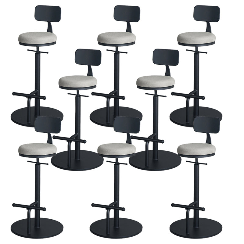 Sgabello con banco in legno bassista in metallo industriale con finitura opaca