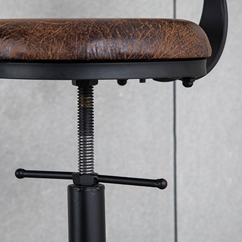 Sgabello con banco in legno bassista in metallo industriale con finitura opaca