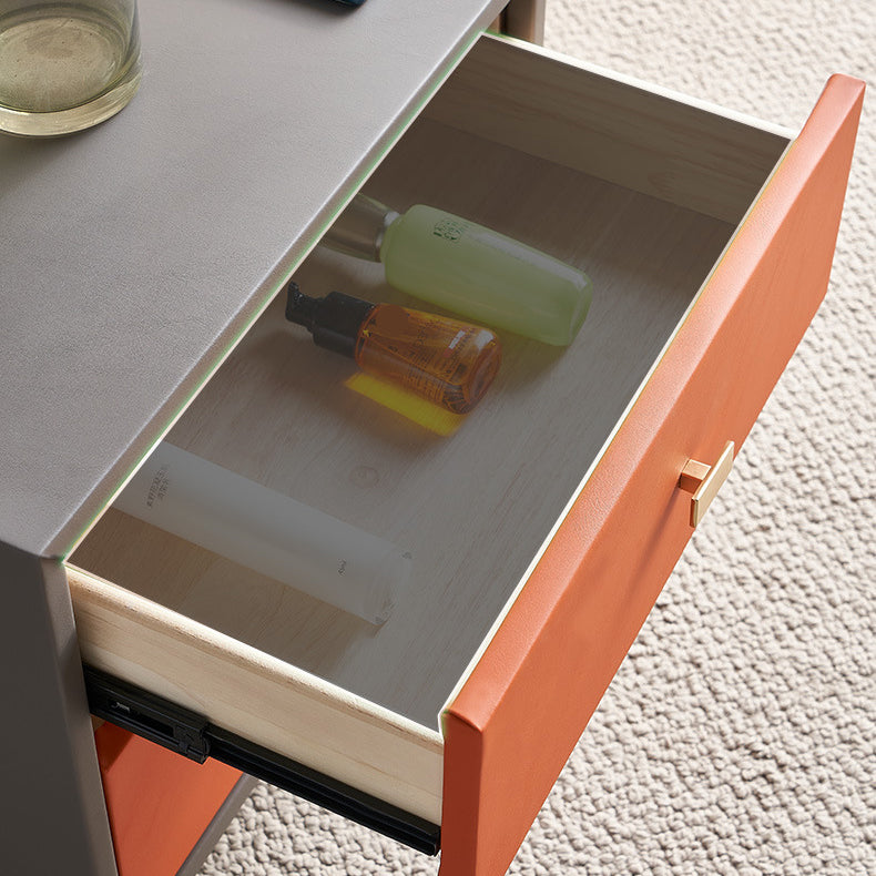 Solide houten accenttafel nachtkastjes benen inbegrepen bedkast met 2 laden