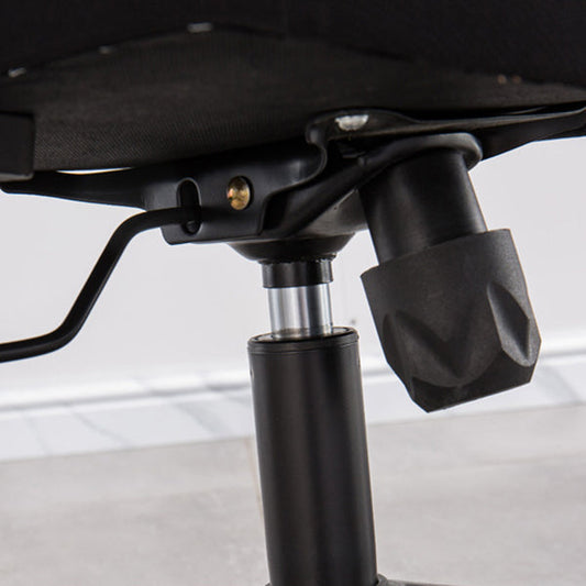 現代の腕の椅子固定腕が悲惨な黒いオフィスの椅子はありません