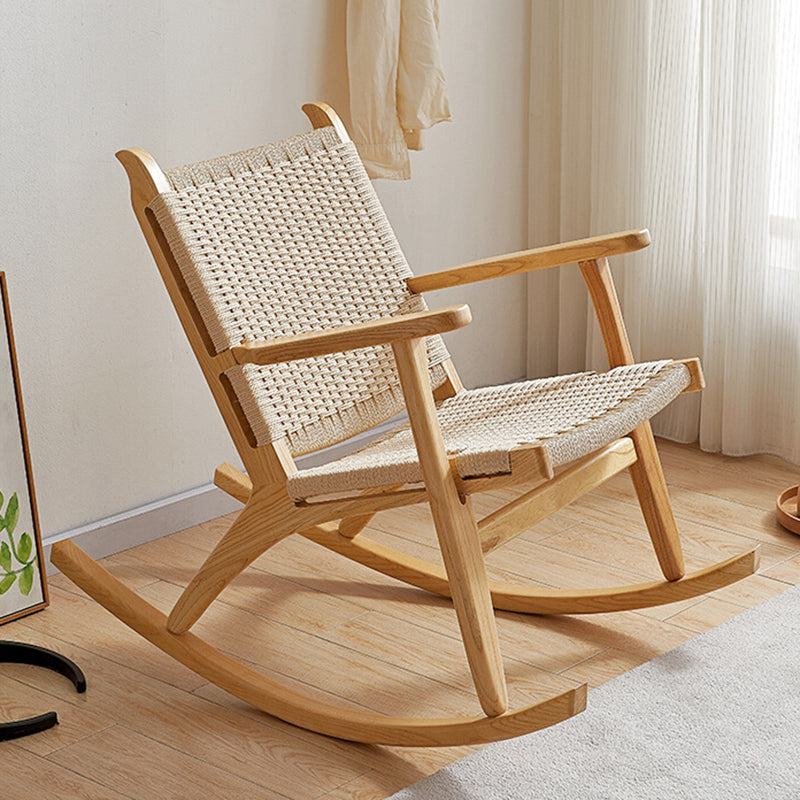 Traditionele schommelstoel vast houten frame vleugel stoel terug binnen schommelstoel