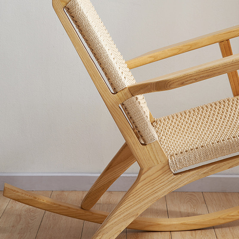 Traditionele schommelstoel vast houten frame vleugel stoel terug binnen schommelstoel