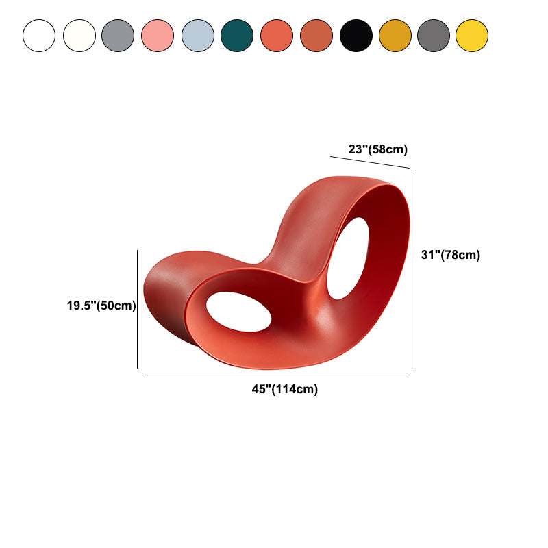 Chaise à bascule à bascule contemporain en plastique et chaise de culbuteur en acrylique