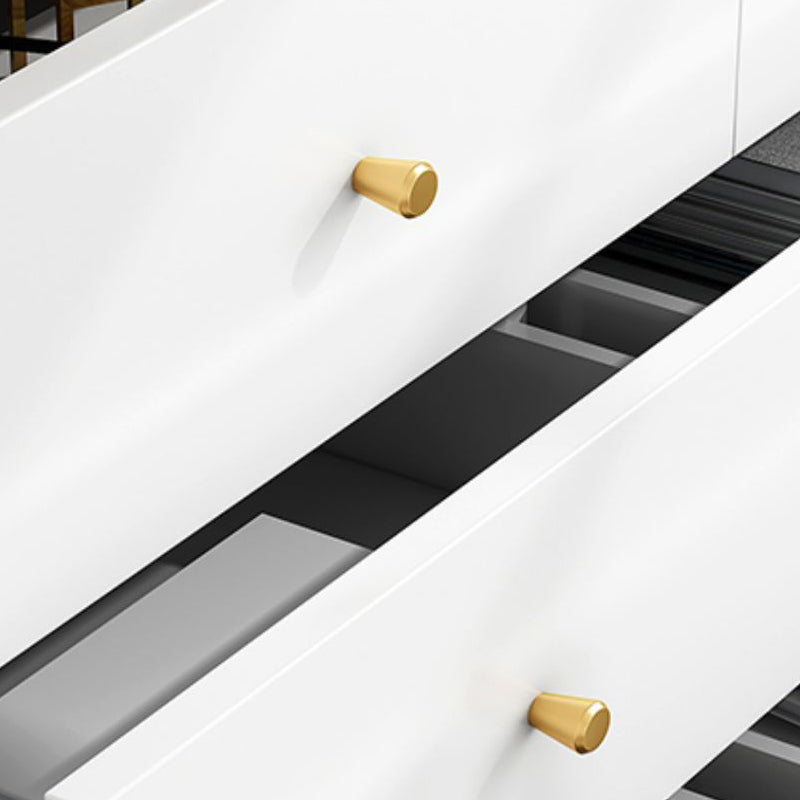 Witte eigentijdse glamouropslagkist houten borst met metalen voeten voor slaapkamer