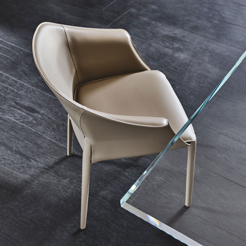 Silla de comedor tapizada moderna silla de brazo de cuero por imitación para el hogar