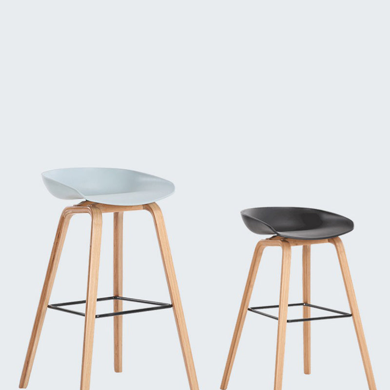 Sgabello da bar senza bracciole moderno con banco in legno in legno con poggiapiedi