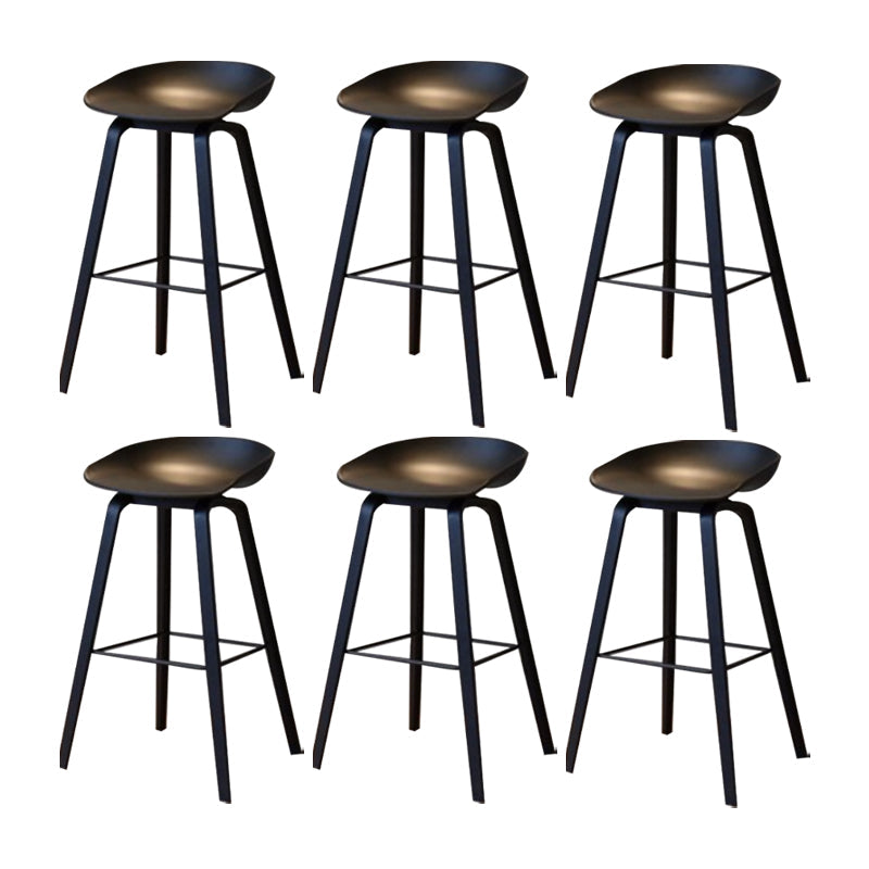 Sgabello da bar senza bracciole moderno con banco in legno in legno con poggiapiedi