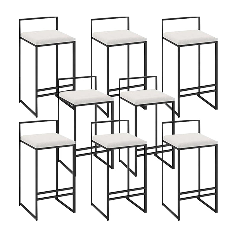 Silla de bar sin taburetes tapizados en el brazo de la taburera cuadrada industrial con reposapiés de metal