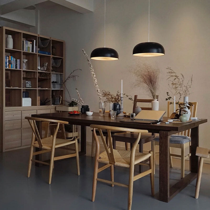 Tavolo da pranzo in stile semplicità tavolo marrone per cucina domestica